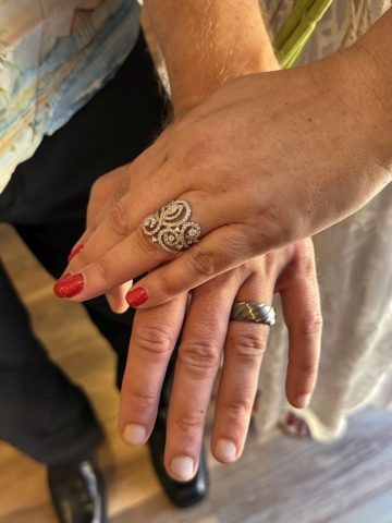 wedding-hands-rings wedding-hands-rings